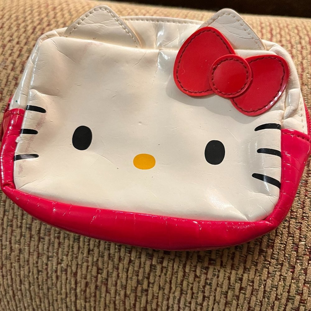 Hello Kitty Small Zipper Pouch